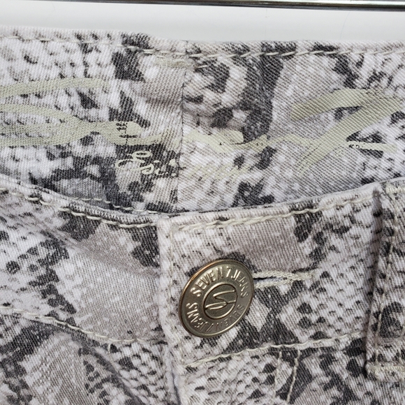 Seven 7 Stretchy Python Print Shorts sz 4 - Picture 2 of 13